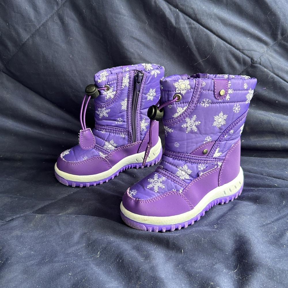 Purple and White Star Pattern Winter Boots